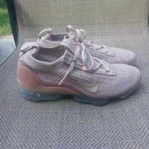 Womens Nike Air Vapormax 2021 Flyknit 600 Light Pink Athletic Sneakers Size 6